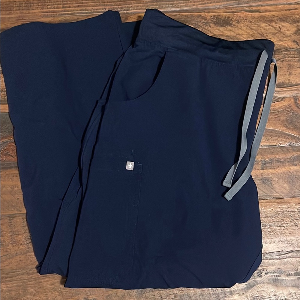 Women’s Figs Navy Scrub Pants XL-P